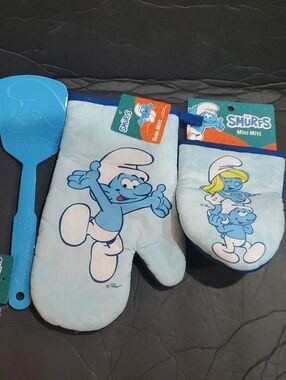 The Smurfs 3piece blue spatula oven mitt and mini mitt kitchen cooking set New